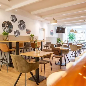 布雷特内尔酒店 酒店